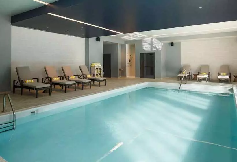ホテル Embassy Suites By Hilton South Bend At Notre Dame