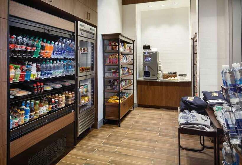 هتل Embassy Suites By Hilton South Bend At Notre Dame