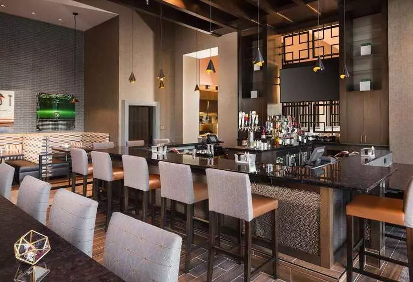 ホテル Embassy Suites By Hilton South Bend At Notre Dame