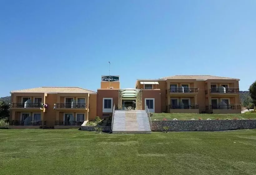 ホテル Finiki Plaza