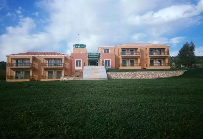 ホテル Finiki Plaza