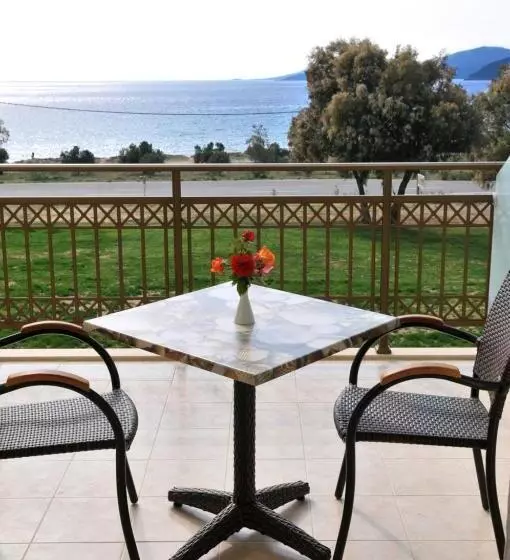 ホテル Finiki Plaza