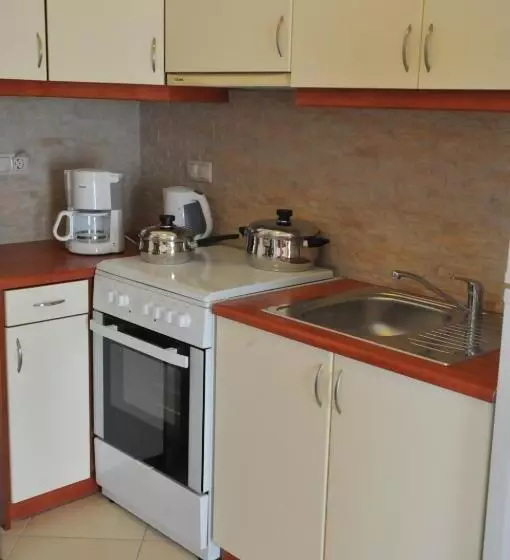 ホテル Finiki Plaza