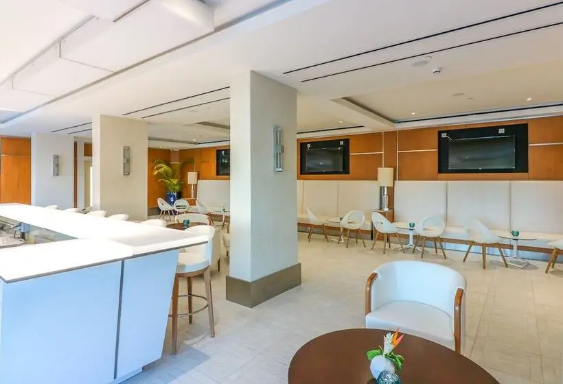 هتل Harbor Club St. Lucia, Curio Collection By Hilton