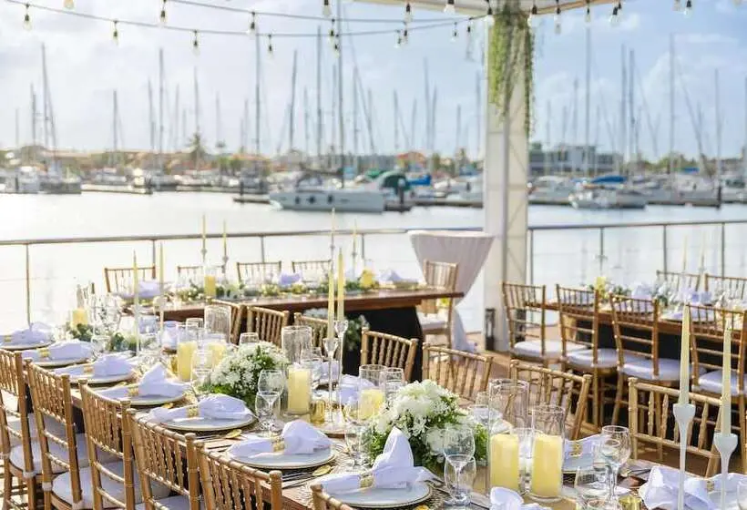 هتل Harbor Club St. Lucia, Curio Collection By Hilton