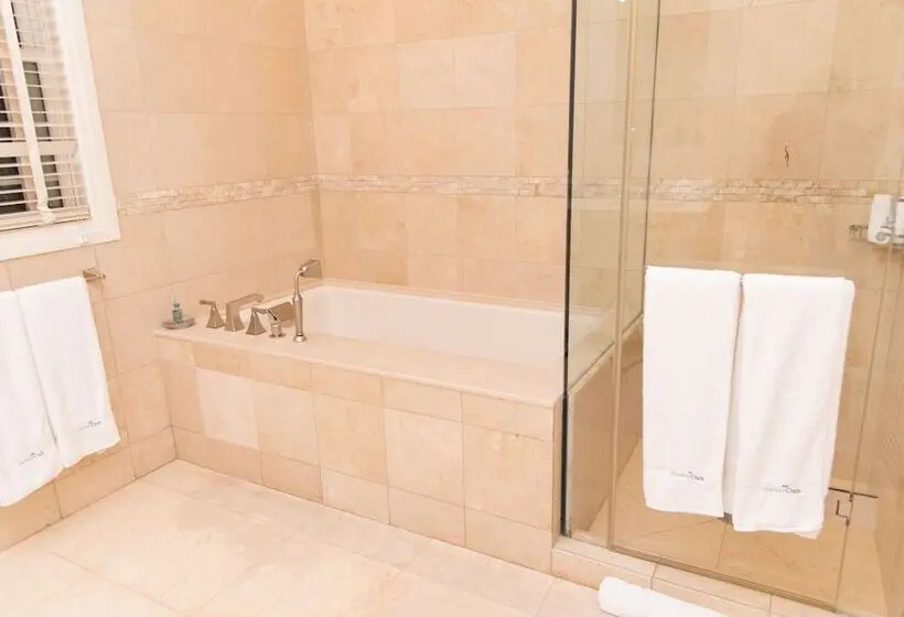 هتل Harbor Club St. Lucia, Curio Collection By Hilton