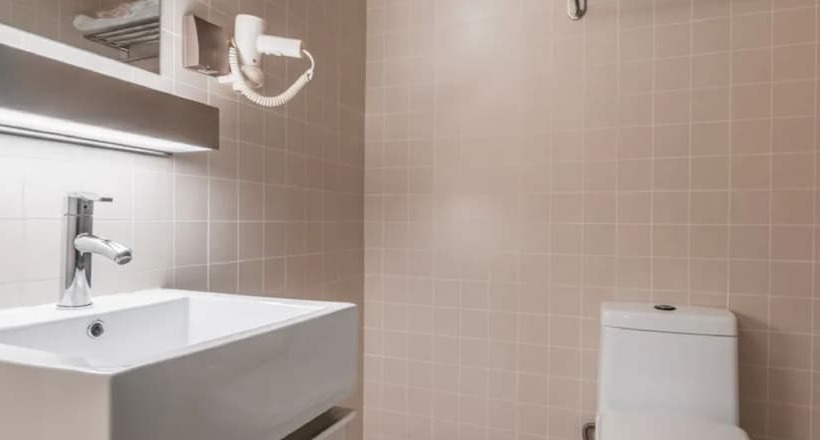 Otel Jinjiang Inn Shanghai Xintiandi Xizang South Road