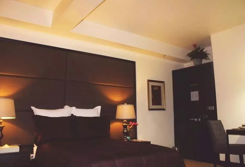 Hotel One Pacific