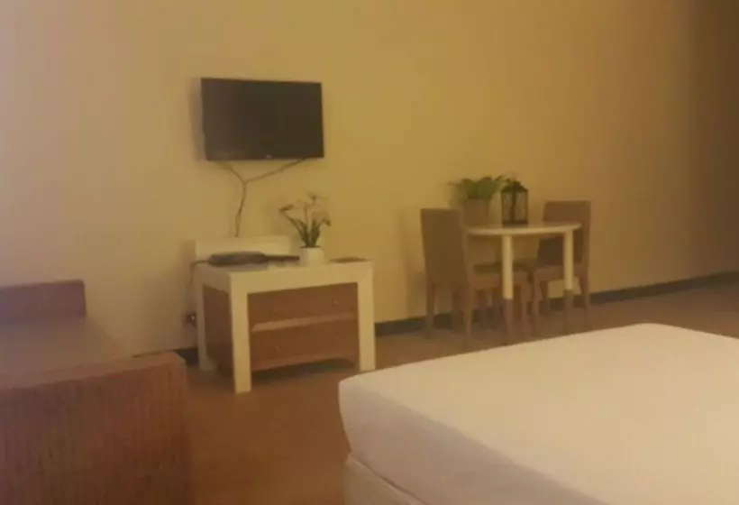 Hotel One Pacific