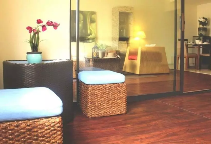 Hotel One Pacific