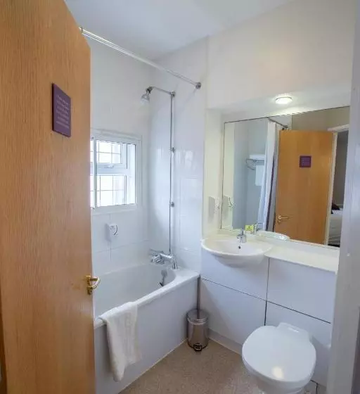 Hotelli Redwings Lodge Solihull