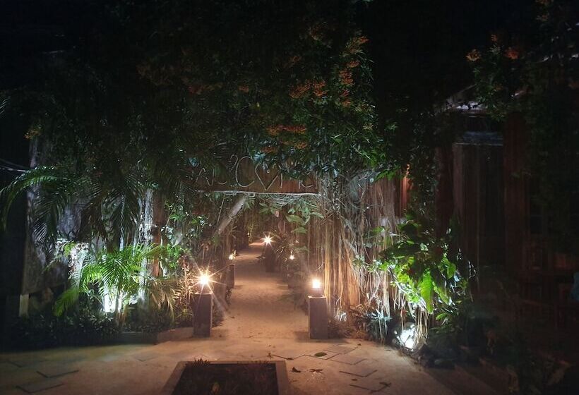 호텔 Vang Vieng Garden Bungalow