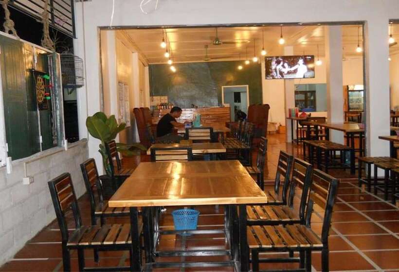 호텔 Vang Vieng Garden Bungalow