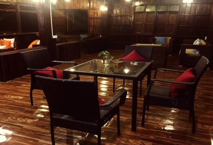 호텔 Vang Vieng Garden Bungalow