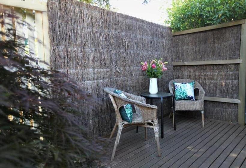 Healesville House   Fig Tree House