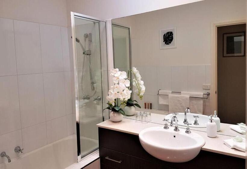 Healesville House   Fig Tree House