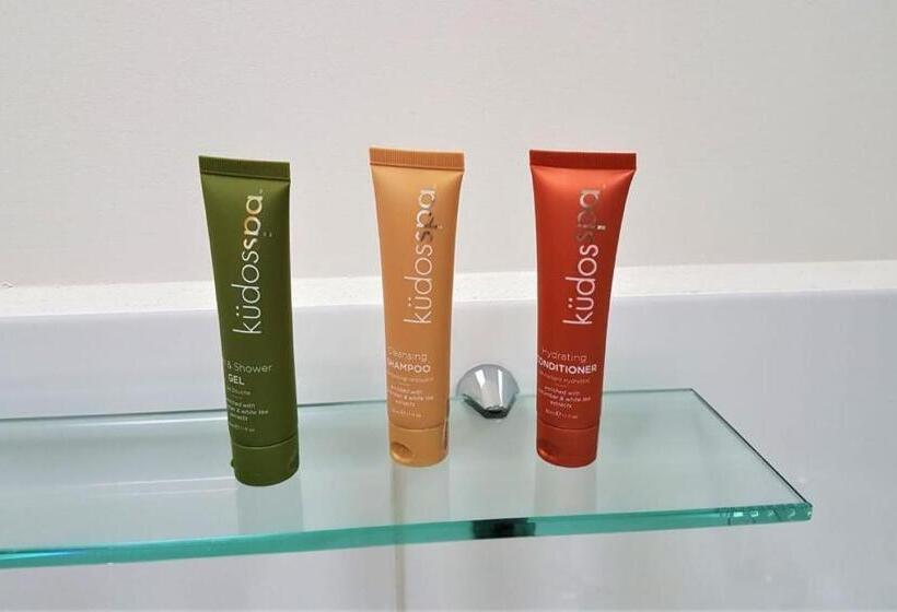 Healesville House   Fig Tree House