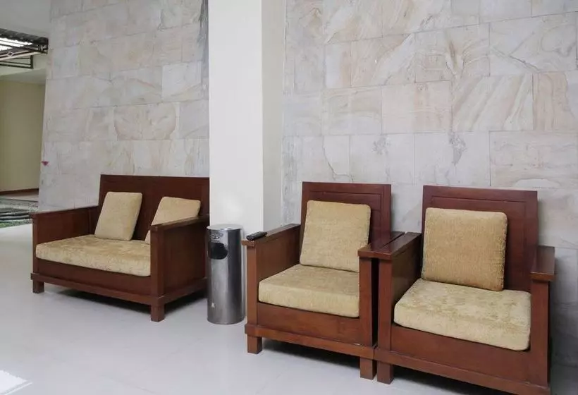 هتل Airy Alun Alun Bojonegoro Trunojoyo 2