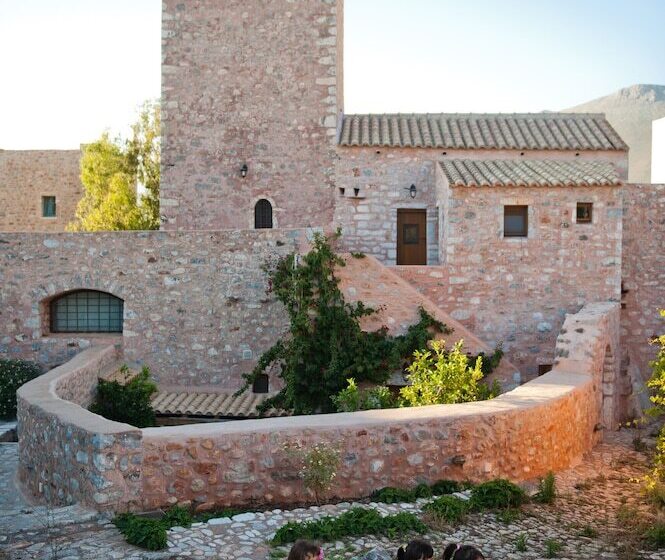 בית מלון כפרי Arapakis Historic Castle