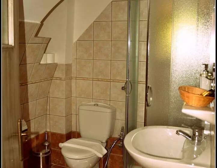 Hotelli Arapakis Historic Castle