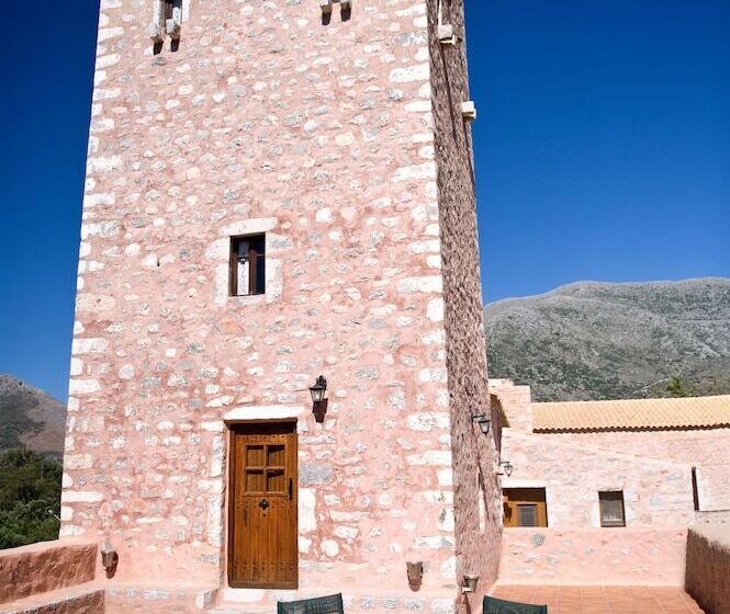 בית מלון כפרי Arapakis Historic Castle