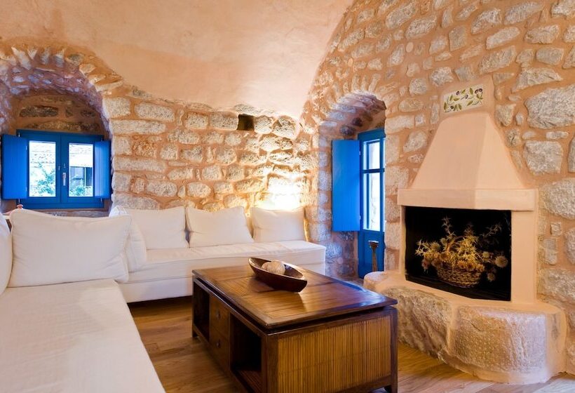 בית מלון כפרי Arapakis Historic Castle