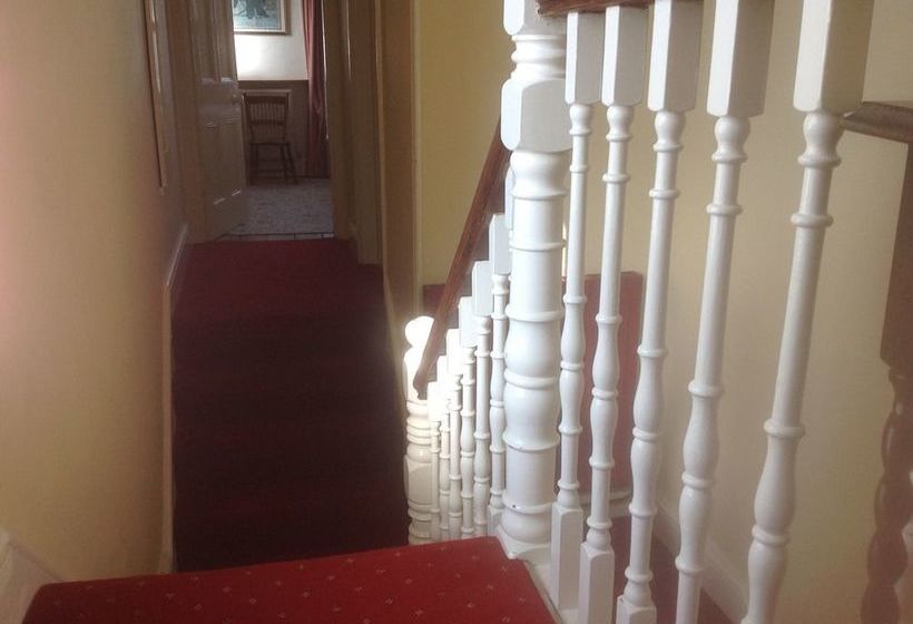 Отель Barkleys B&b