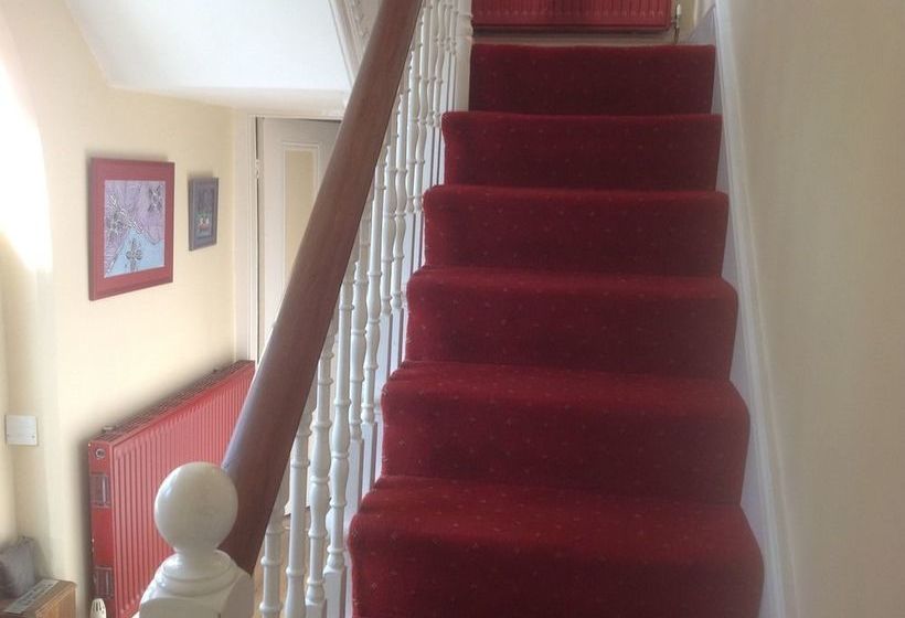 Отель Barkleys B&b