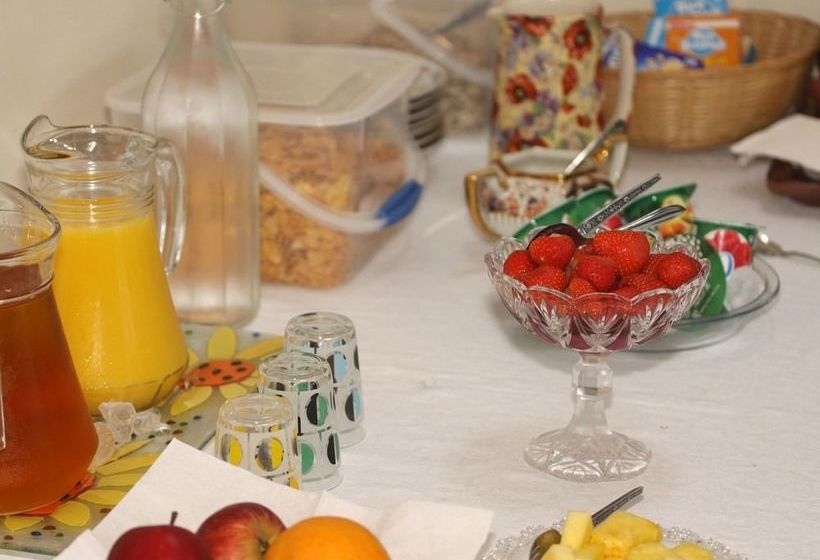 Отель Barkleys B&b