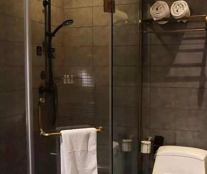 Hotelli Cqj Lestay