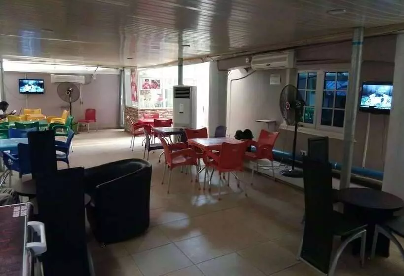 هتل Jesuit Continental Suites