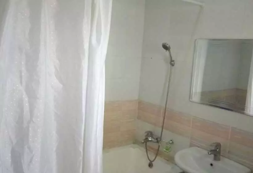 هتل Jesuit Continental Suites