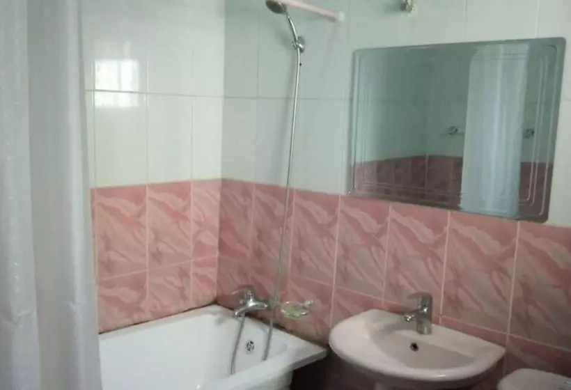 هتل Jesuit Continental Suites