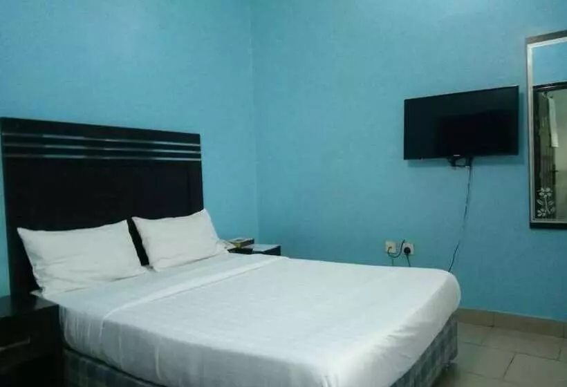 هتل Jesuit Continental Suites