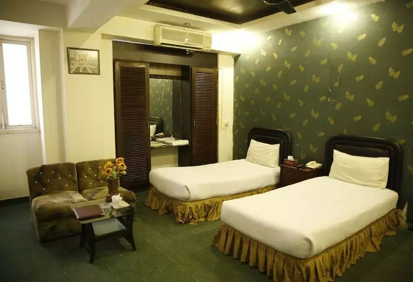 هتل Premier Inn Davis Road