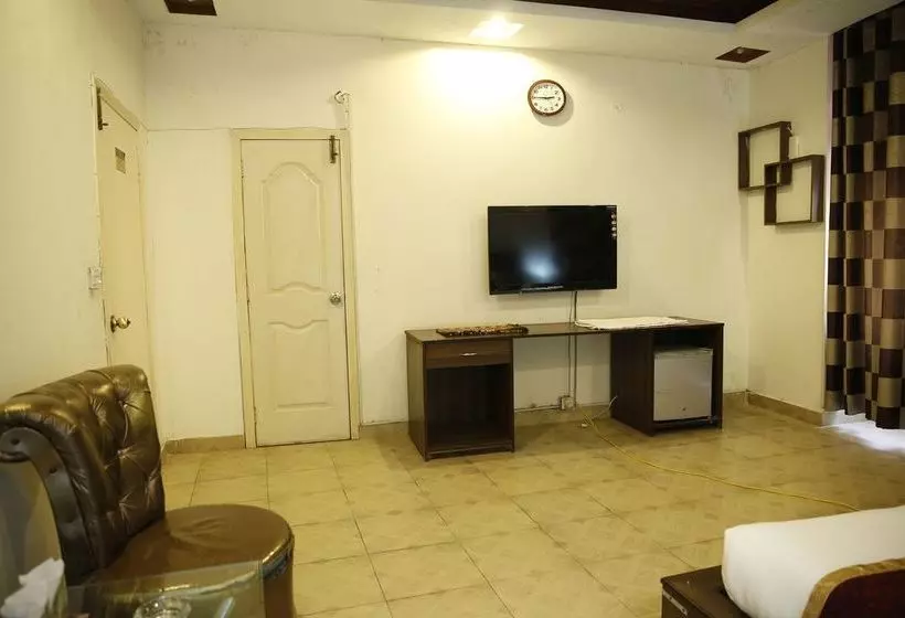 هتل Premier Inn Davis Road