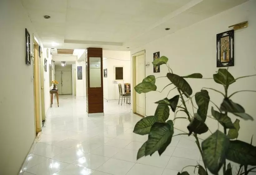 هتل Premier Inn Davis Road