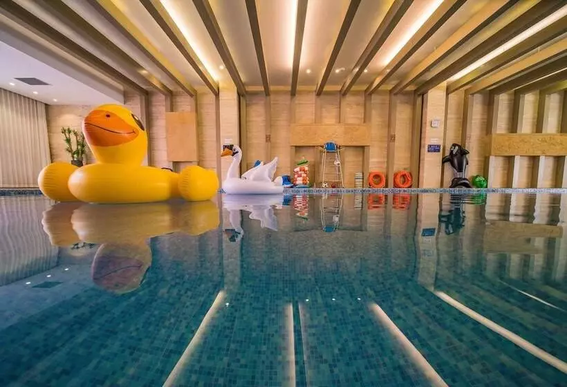 Hotelli Sanqingshan New Century Resort