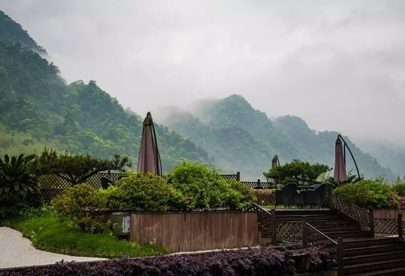 Hotelli Sanqingshan New Century Resort