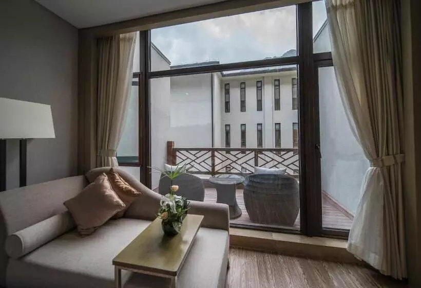 Hotelli Sanqingshan New Century Resort