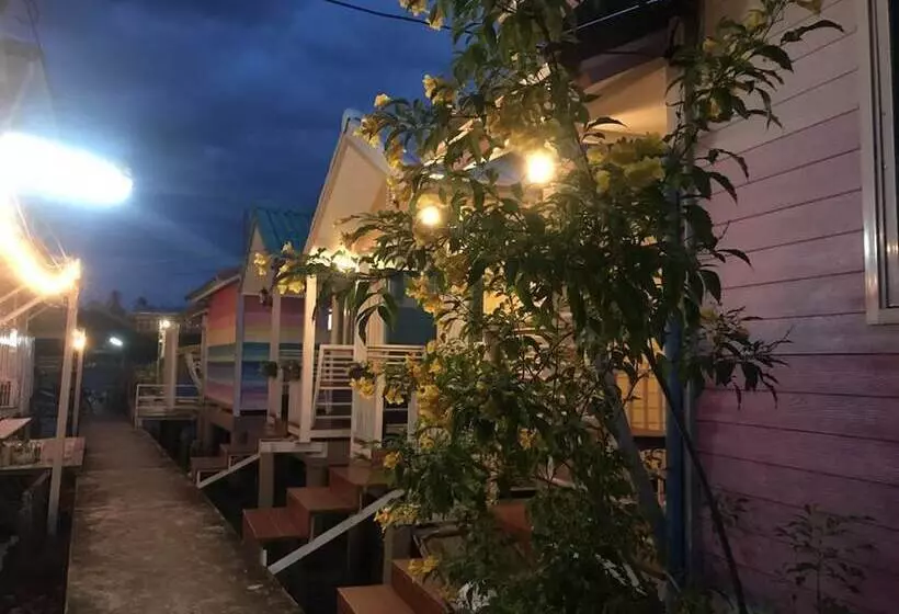 ホテル Se Sun Amphawa