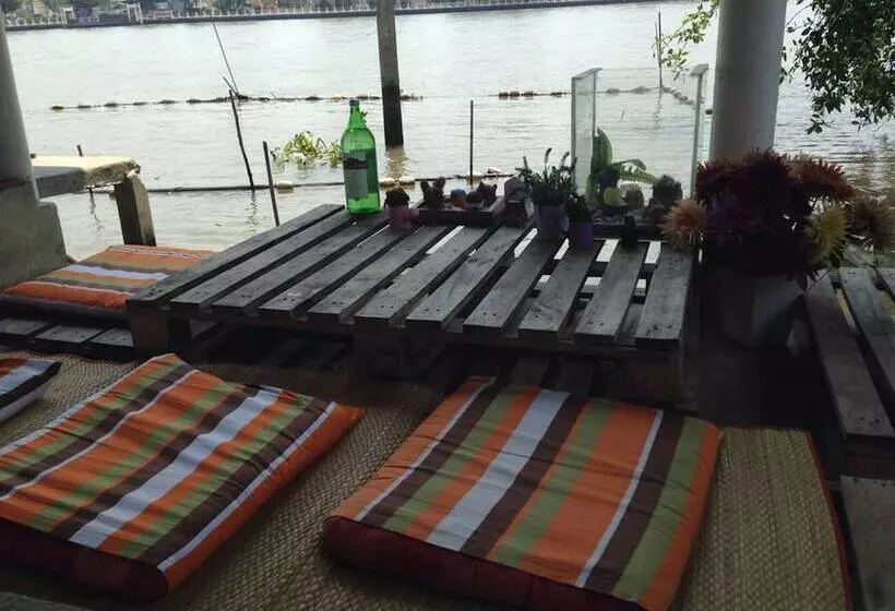ホテル Se Sun Amphawa