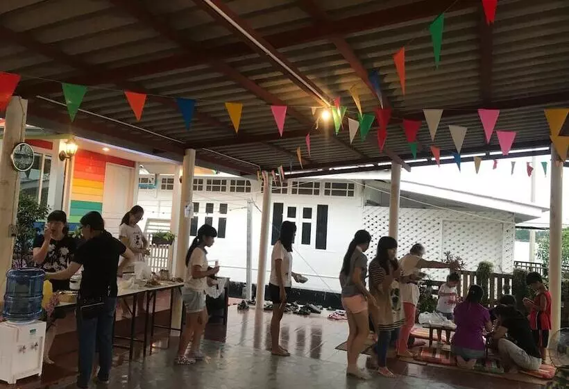 ホテル Se Sun Amphawa