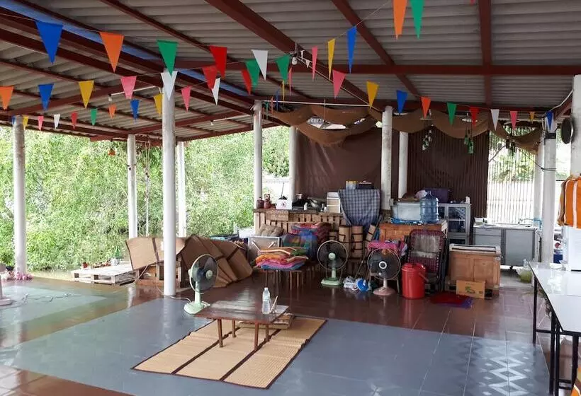 ホテル Se Sun Amphawa