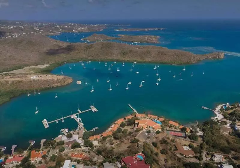 Secret Harbour Boutique Hotel And Marina