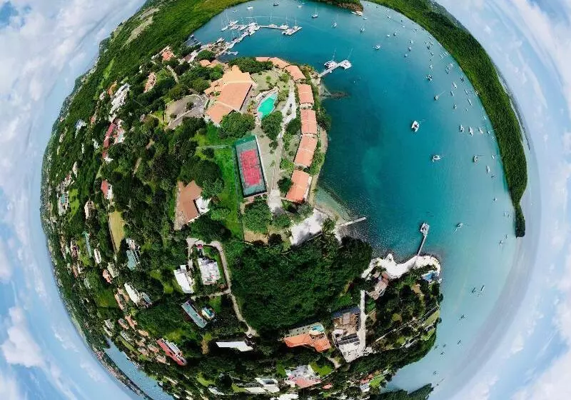 Secret Harbour Boutique Hotel And Marina