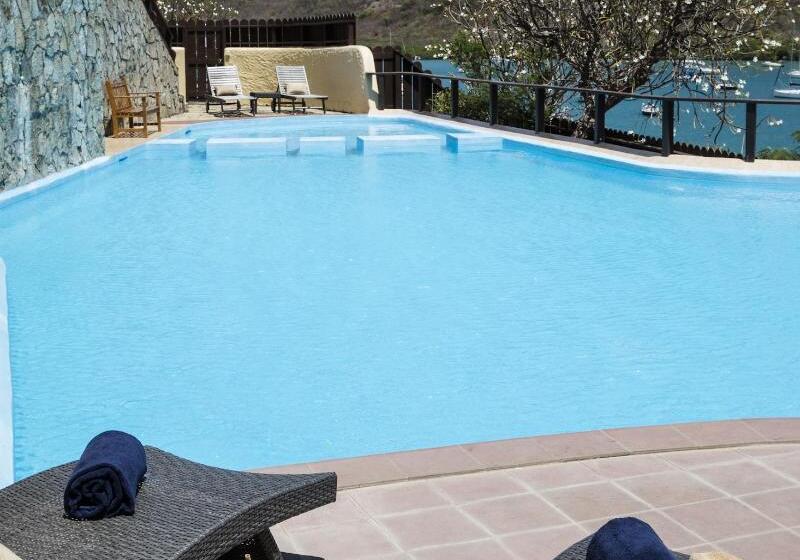 Secret Harbour Boutique Hotel And Marina