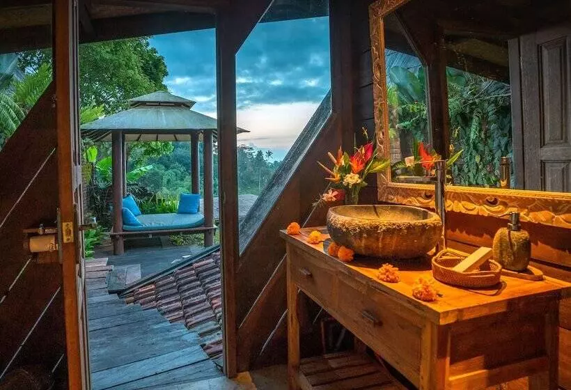 ホテル Village Above The Clouds