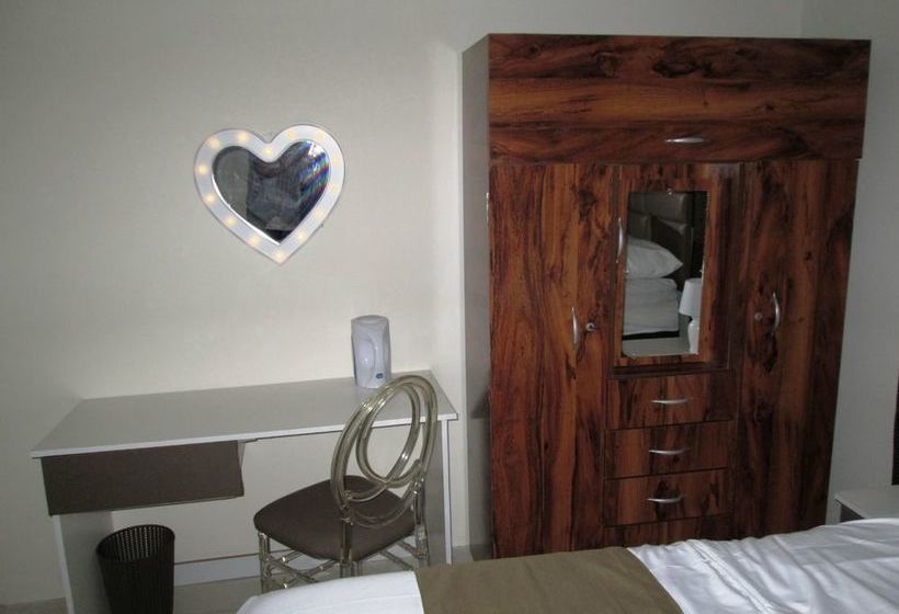 King Base Guesthouse B & B