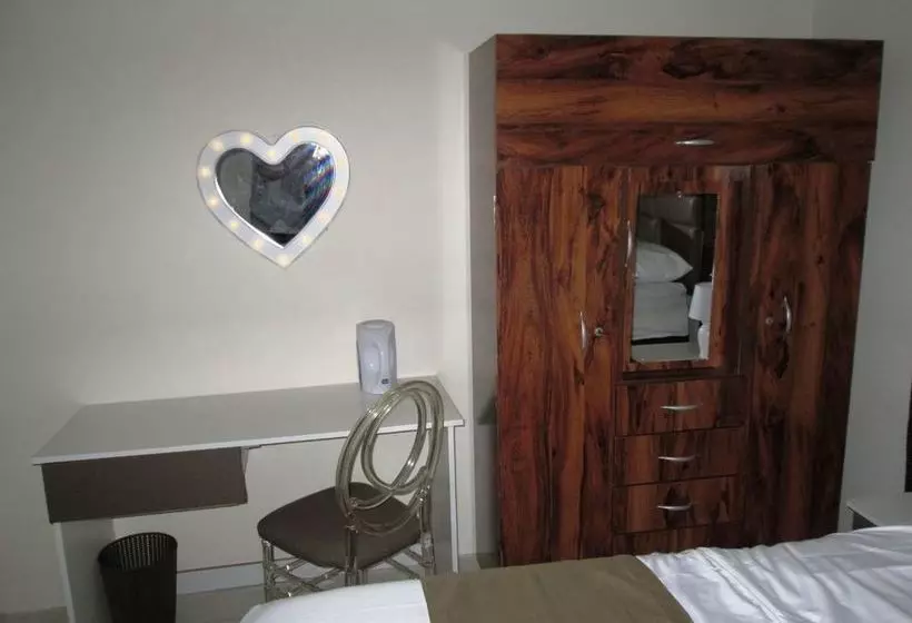 King Base Guesthouse B & B